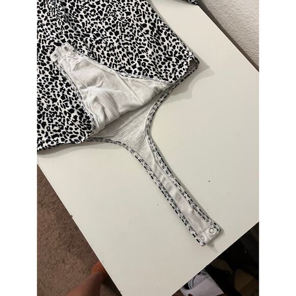 Yummy Sweater Co White/Black Animal Print Soft Cotton Bodysuit Size Large - Picture 5 of 10